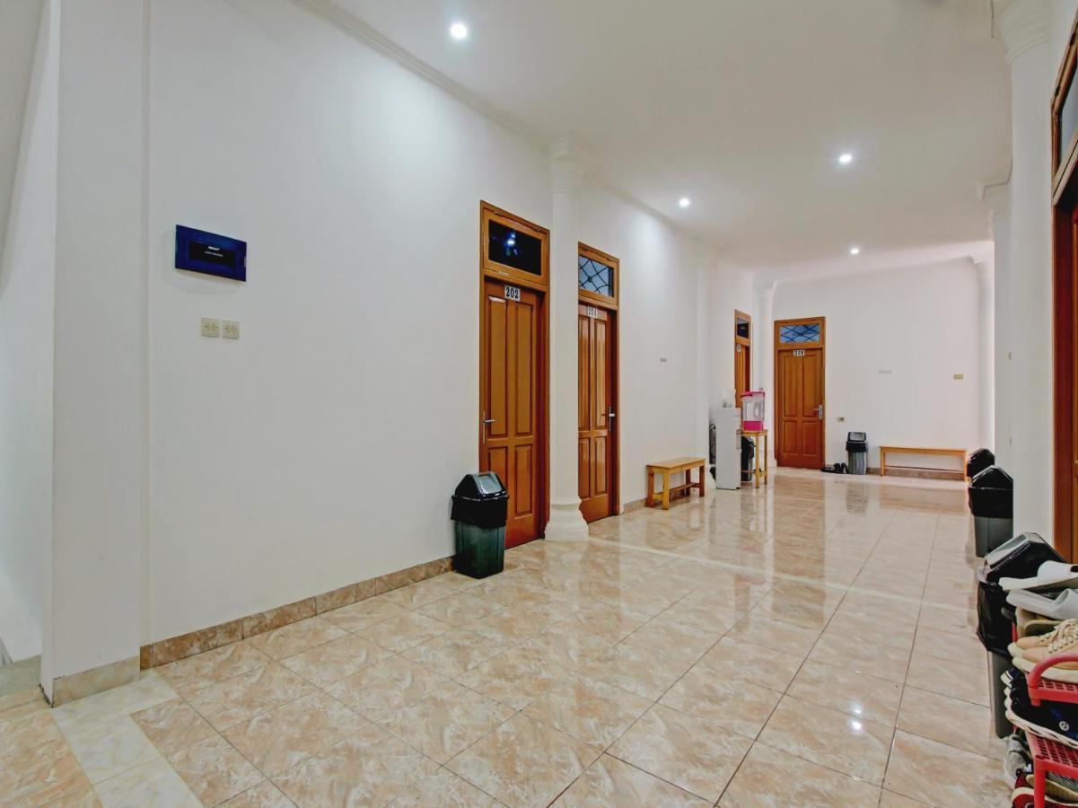 Super Oyo 90224 Palembang Residence Exterior foto