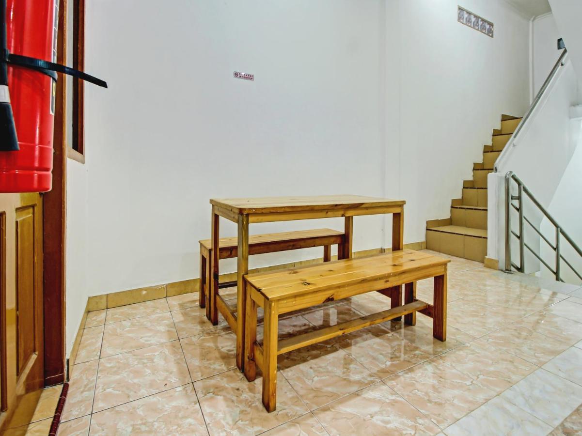 Super Oyo 90224 Palembang Residence Exterior foto